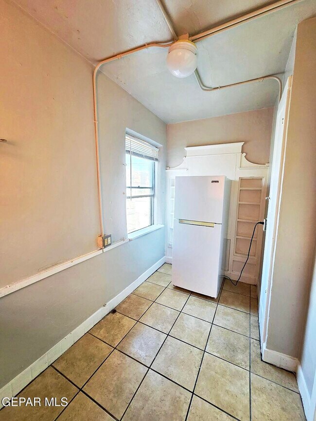 Building Photo - 1114 N El Paso St