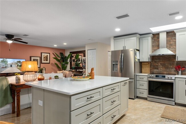 Building Photo - 11482 W Clubview Dr