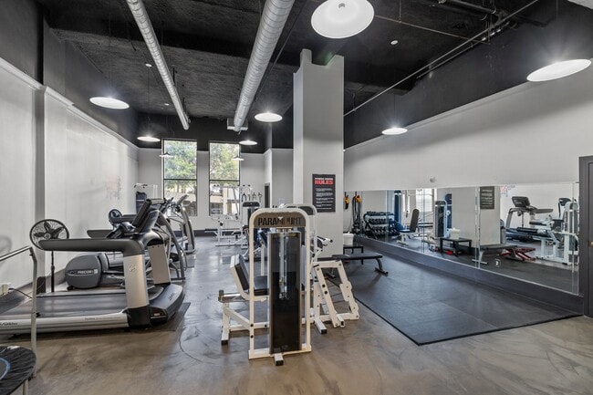 Building Photo - 915 Franklin St