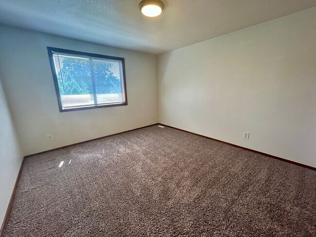 Building Photo - 4271 N Pennfield Pl