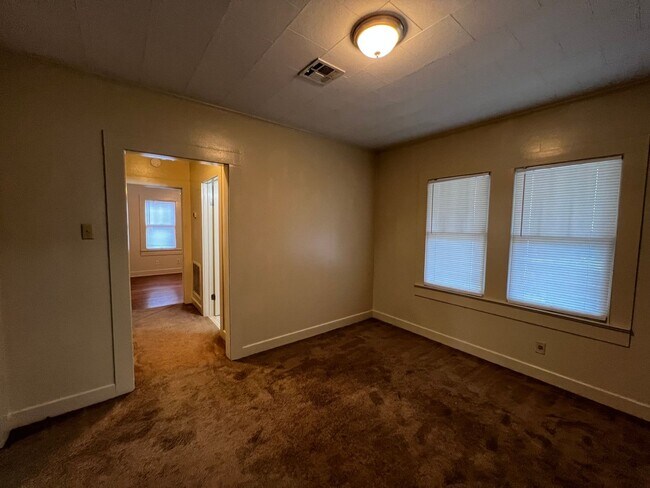 Building Photo - Four Bedroom, Three Bathroom , House Near UL with Lawncare.