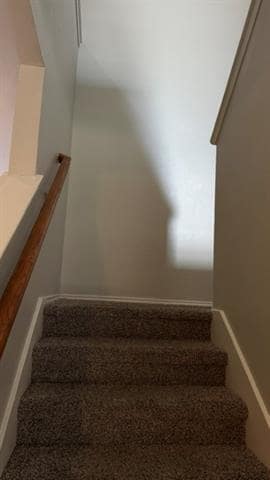 Building Photo - 2053 Meadow Park Dr