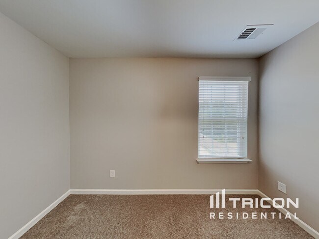 Building Photo - 4438 Oak Pointe Dr