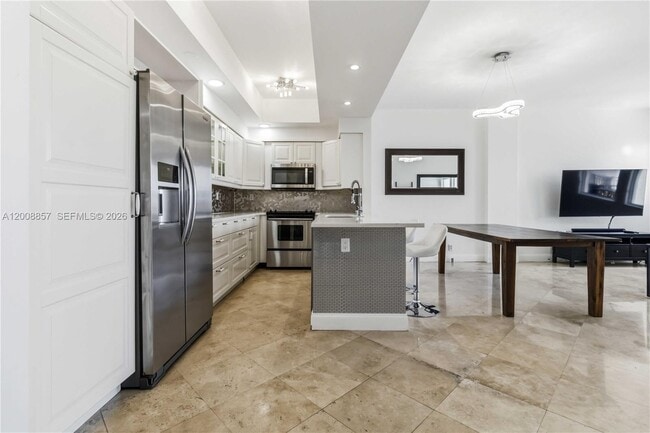 Building Photo - 3700 Island Blvd
