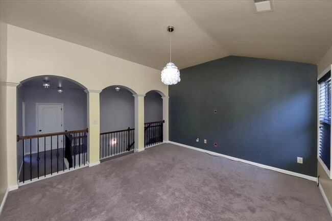 Building Photo - 6059 Cove Park Dr