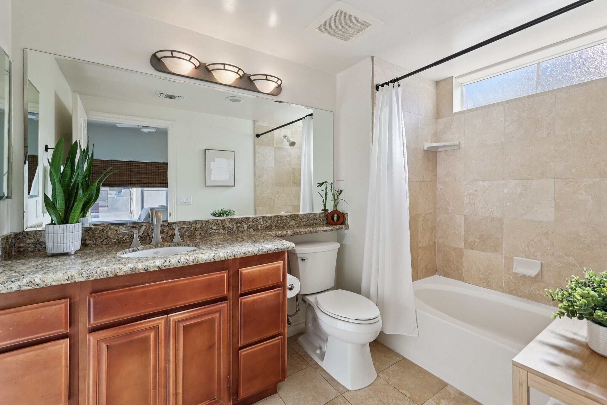 Building Photo - 3990 Centre St