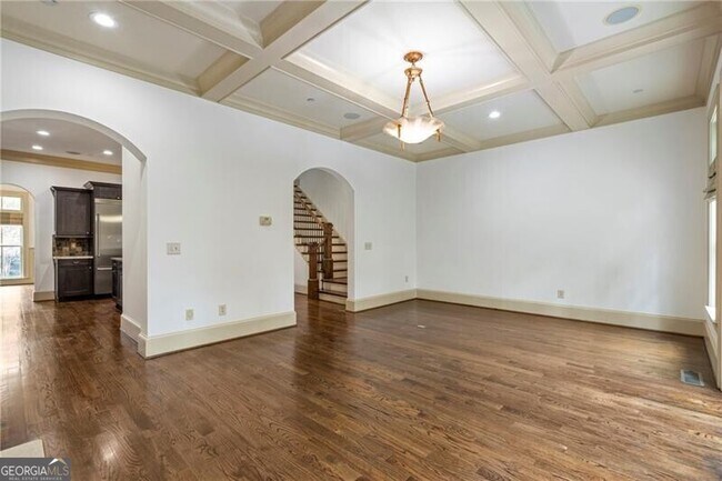 Building Photo - 58 Sheridan Dr NE