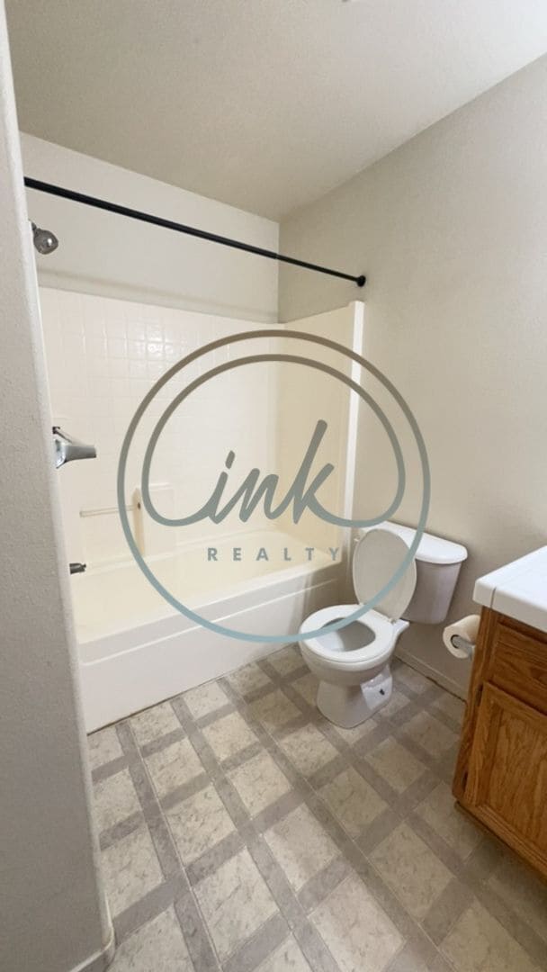 Building Photo - Three Bedroom Single Family Home in Fernle...