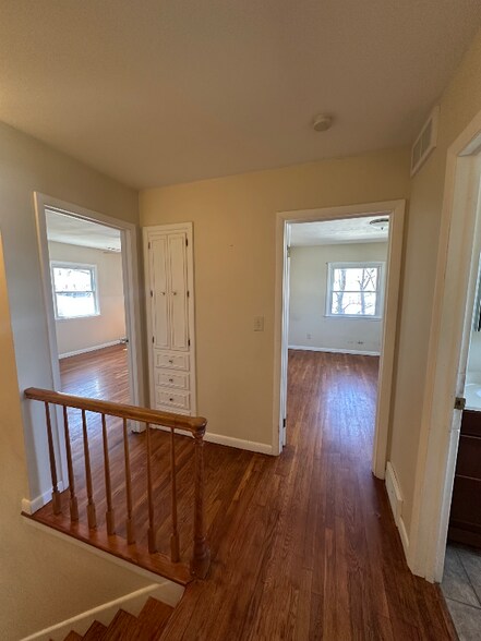 Building Photo - 6902 Ardelle Dr