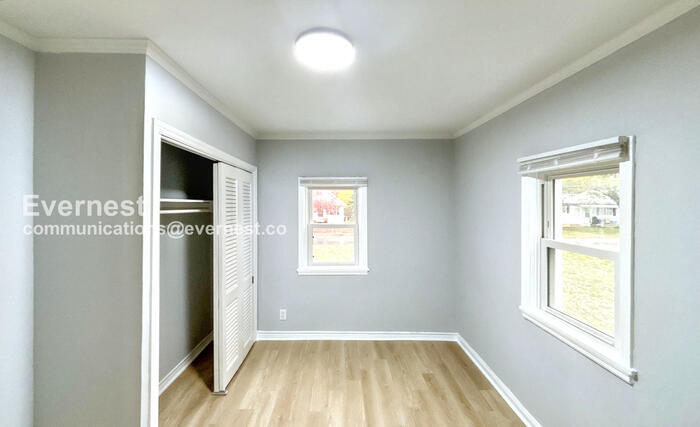 Building Photo - 2992 Pontiac St