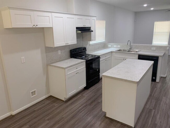 Building Photo - 8114 Rhobell St