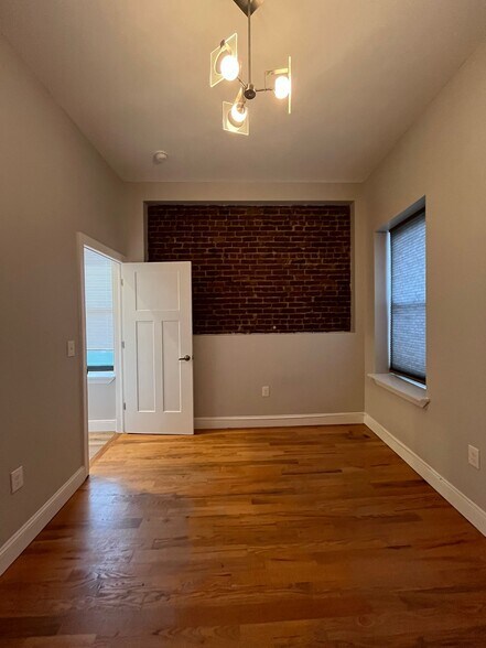 Building Photo - 41 Clifton Pl