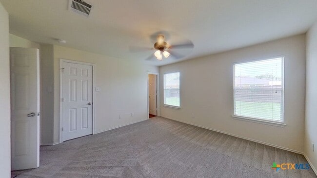 Building Photo - 411 Quail Hollow Dr