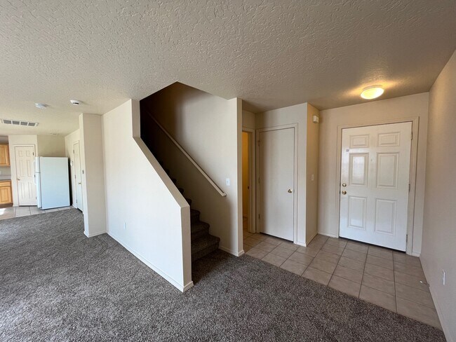 Building Photo - 12873 Alicia St