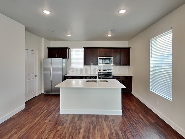 Building Photo - 6082 S Jordan Pkwy W