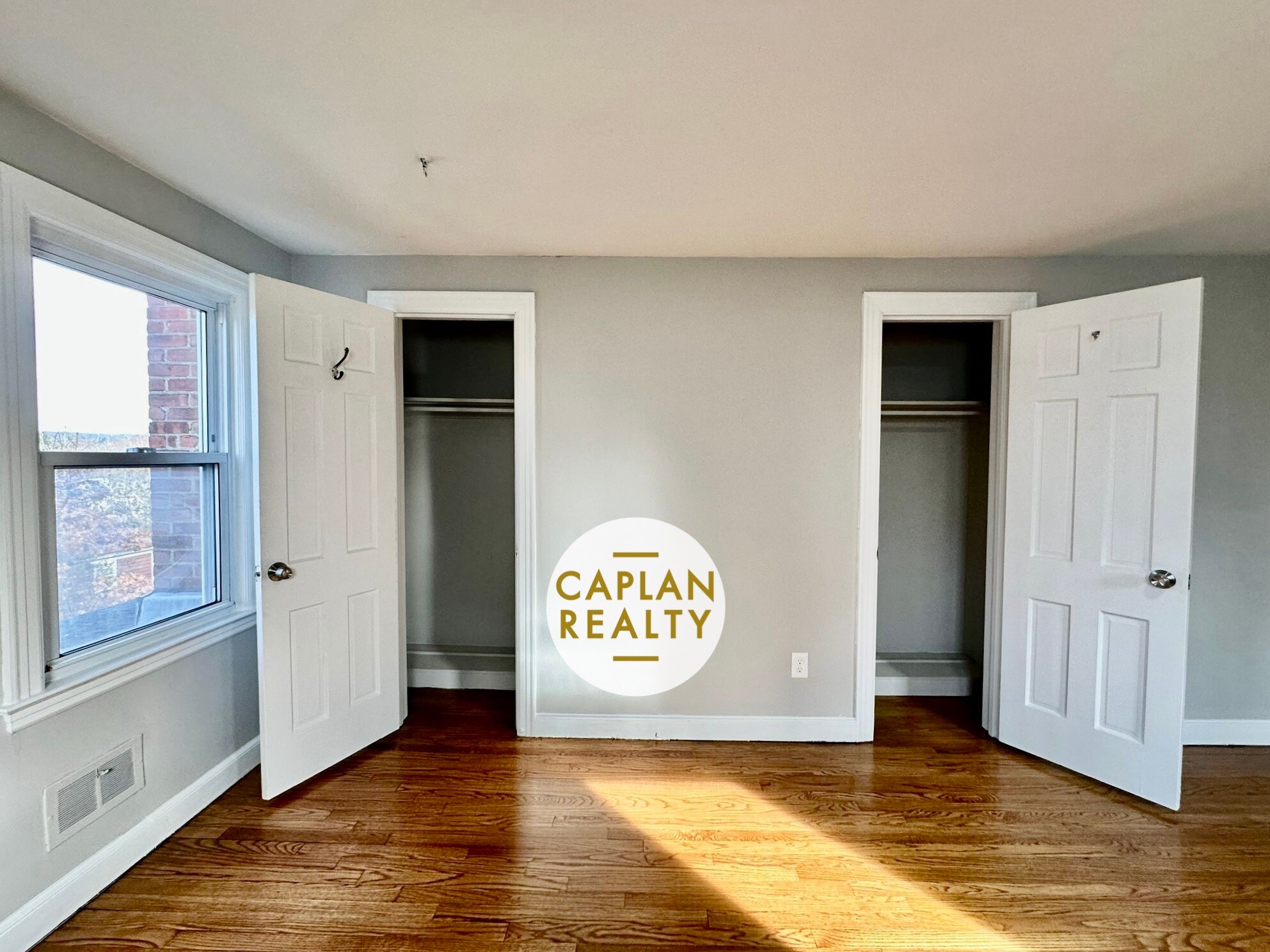 Building Photo - 29 Wellington Rd