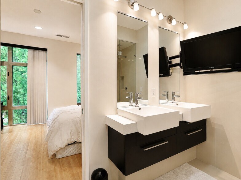 Building Photo - 350 Viburnum Way Ct