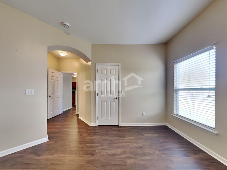 Building Photo - 400 Stoney Field Dr