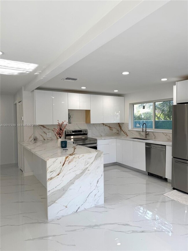 Building Photo - 6091 SW 64th Terrace