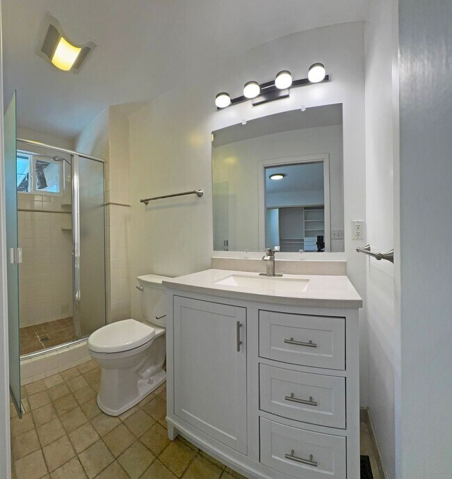Building Photo - Gorgeous Large Milpitas Home located in a ...