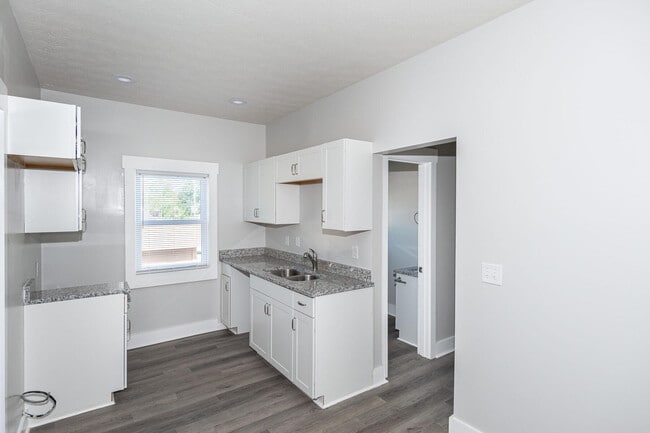 Building Photo - 5143 Washington St