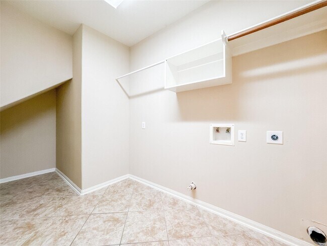 Building Photo - 4806 Lakefront Terrace Ct