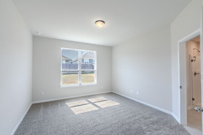 Building Photo - Welcome Home to Modern Comfort in Troy, TX!