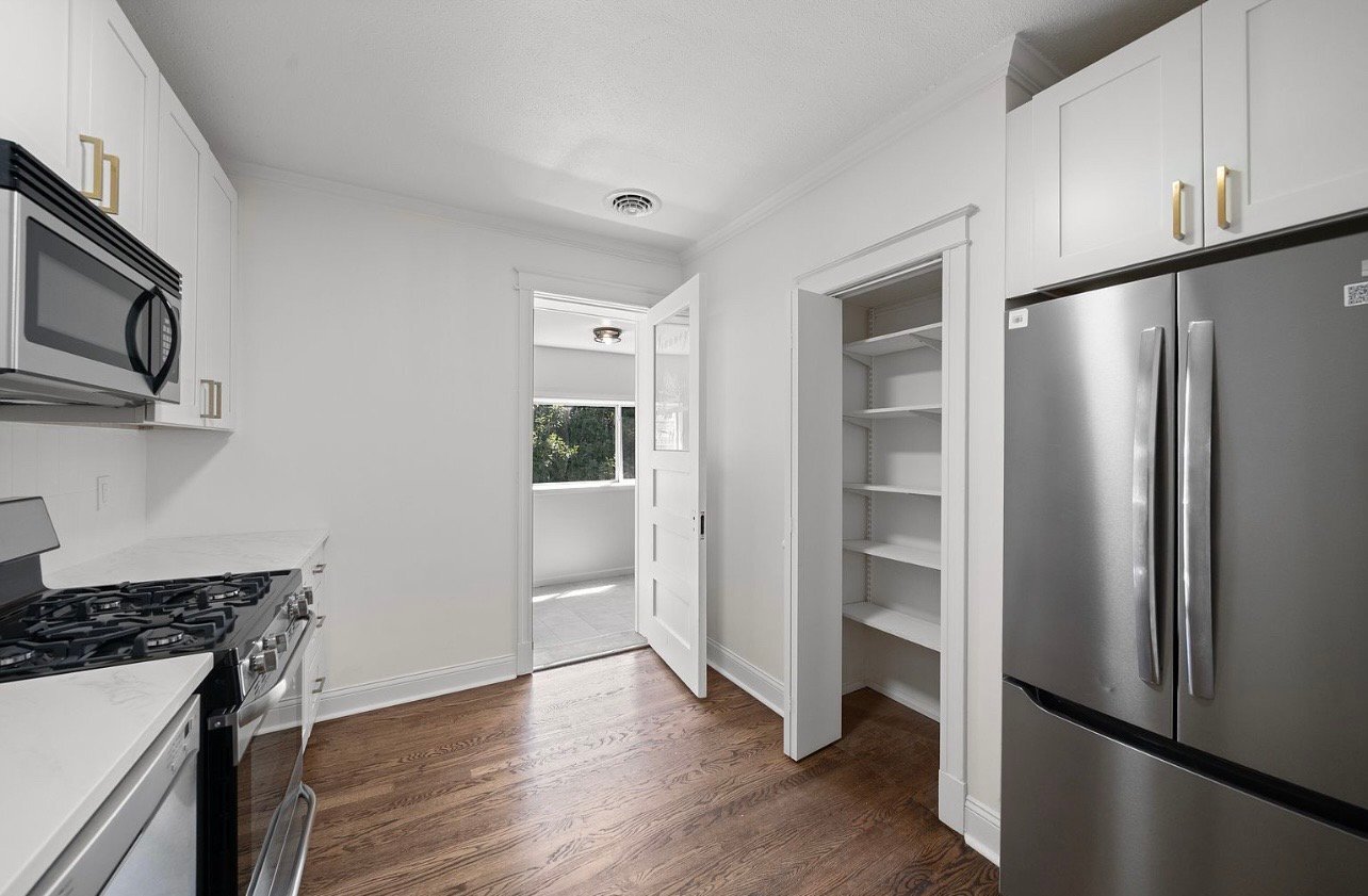 Building Photo - 5006 Tholozan Ave