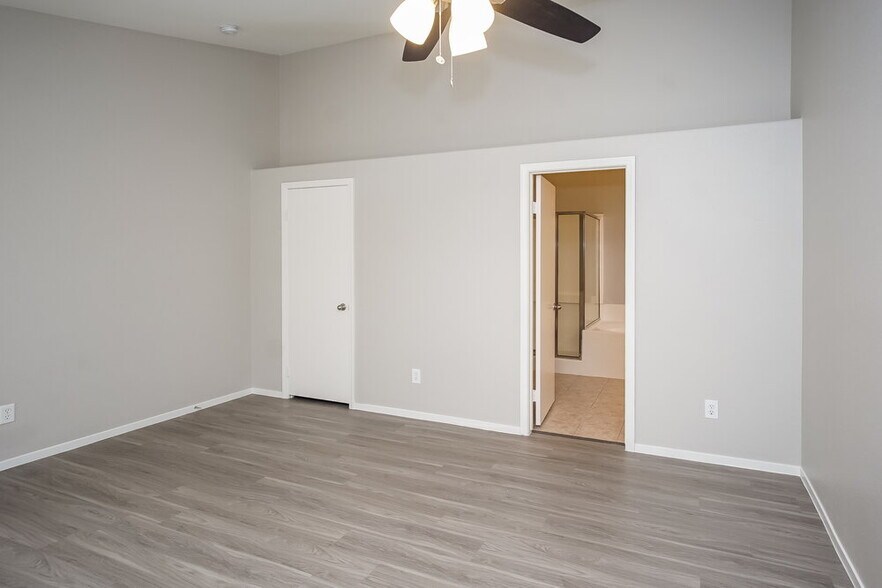 Building Photo - 3744 Blue Dawn Dr