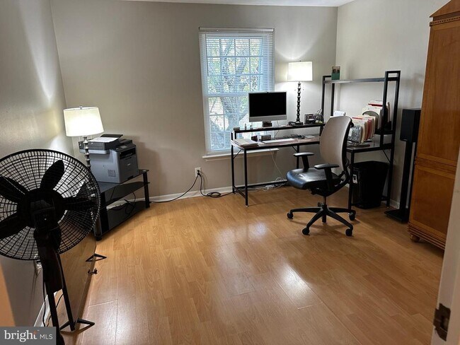 Building Photo - 441 Tomlinson Rd