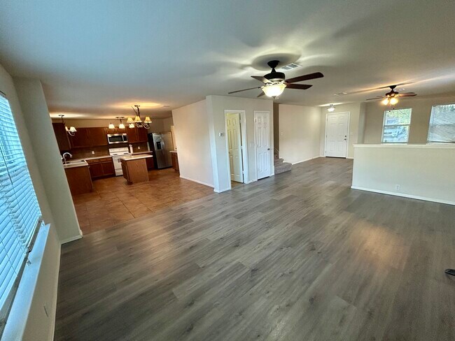 Building Photo - 1305 Sunflower Ln