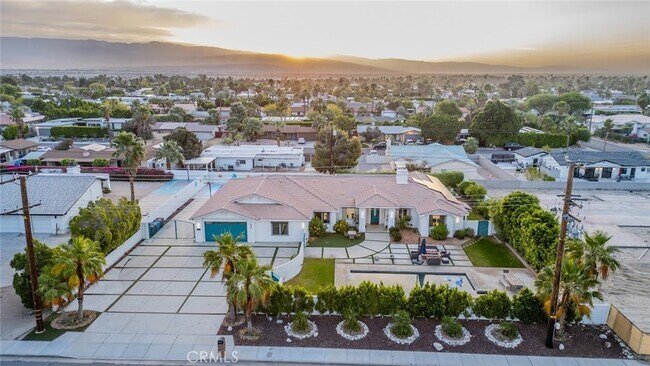 Building Photo - 2932 N Sunrise Way