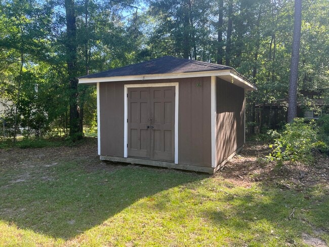 Building Photo - 110 Miller St