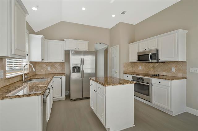 Building Photo - 10916 Reisling Dr
