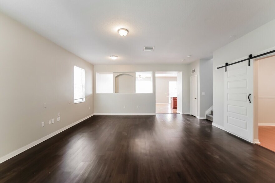 Building Photo - 12113 Fern Haven Ave
