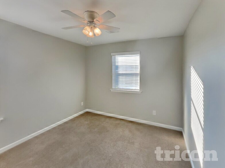 Building Photo - 3719 Burdette Wy.