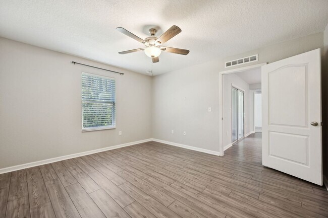 Building Photo - Adorable 3/2 in Lumber Creek