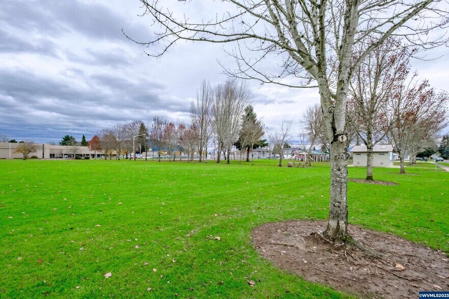 Building Photo - 440 S 6th St