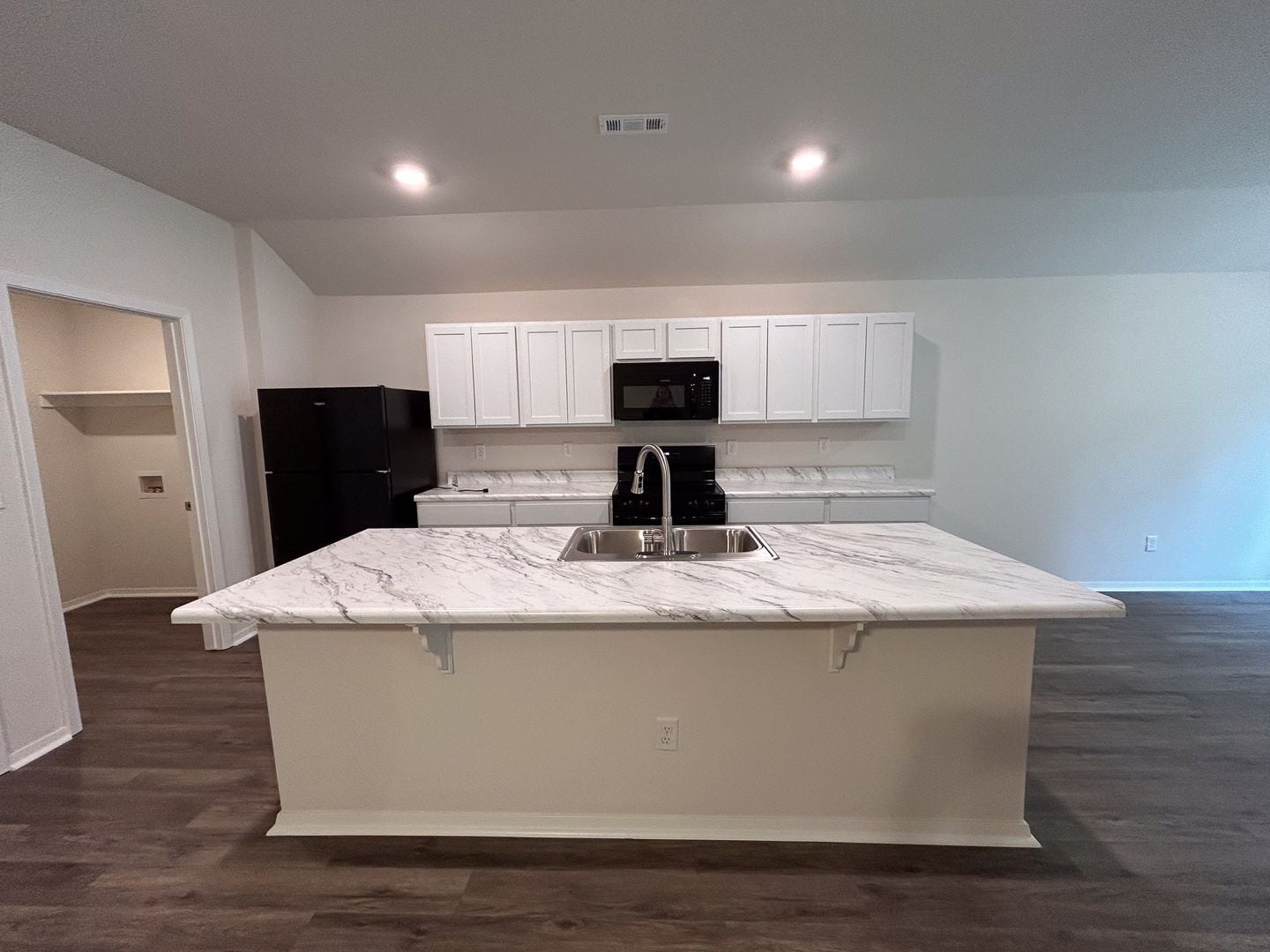 Building Photo - 10638 Cedar Wy