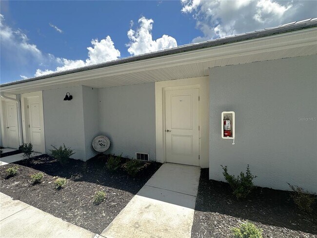 Building Photo - 14241 Heritage Landing Blvd