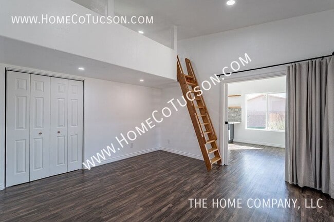 Building Photo - 2581 W Camino De La Joya