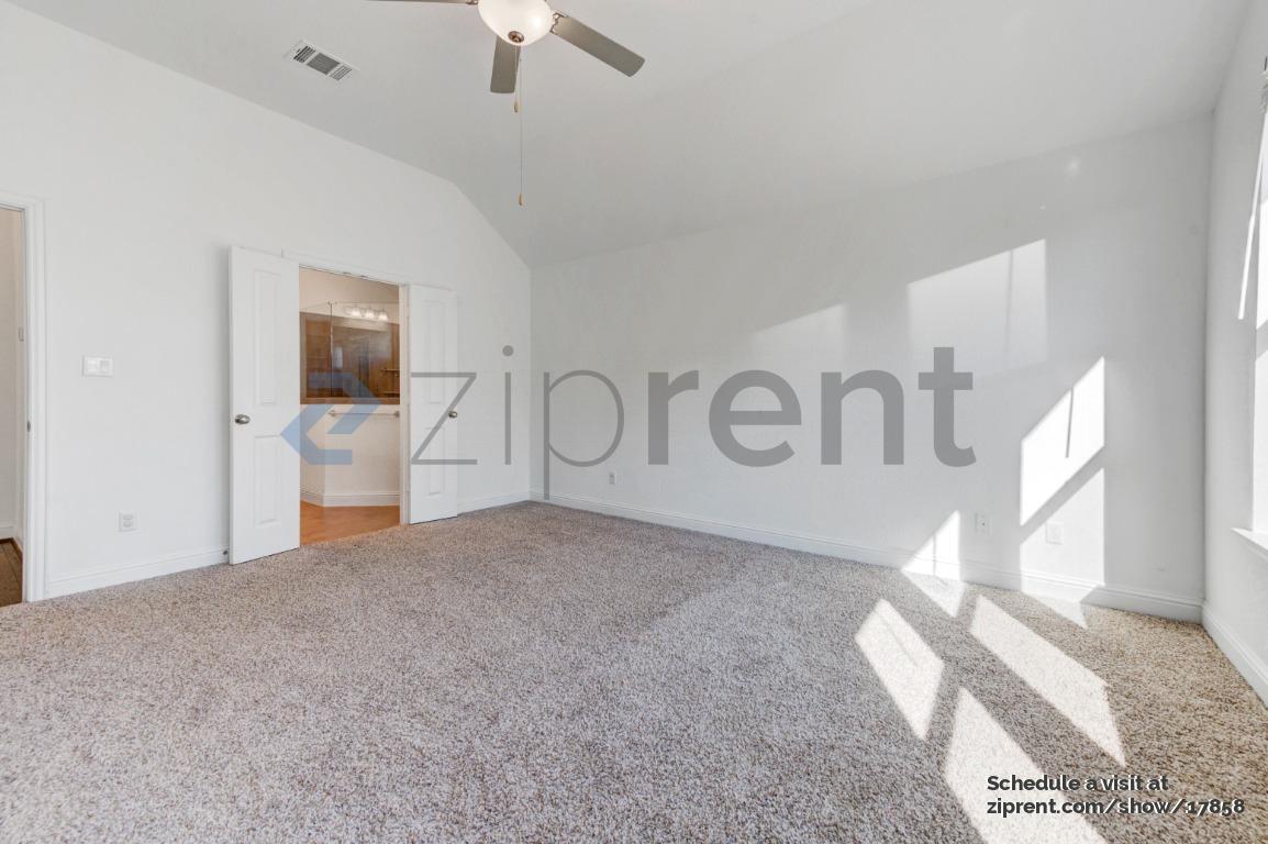 Building Photo - Unit