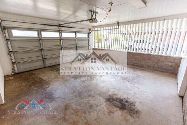 Building Photo - 5142 N 18th Pl