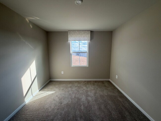 Building Photo - 59 Glacier Ave