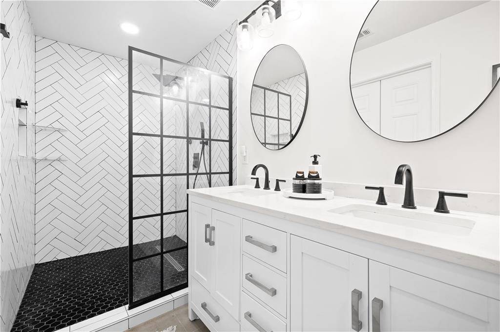 Building Photo - 3065 Windcrest Ct