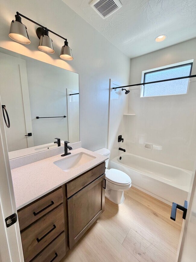 Building Photo - 3134 Blue Heron Dr