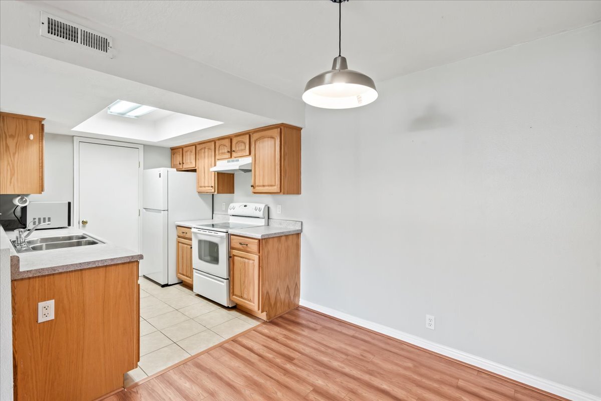 Building Photo - 1285 E Ridge Meadow Ln