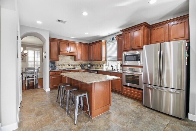Building Photo - 10611 Red Cedar Hollow Dr