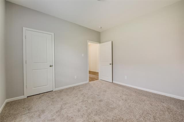 Building Photo - 425 Waterline Dr