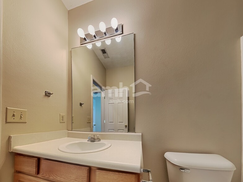 Building Photo - 10087 Sundown Ln